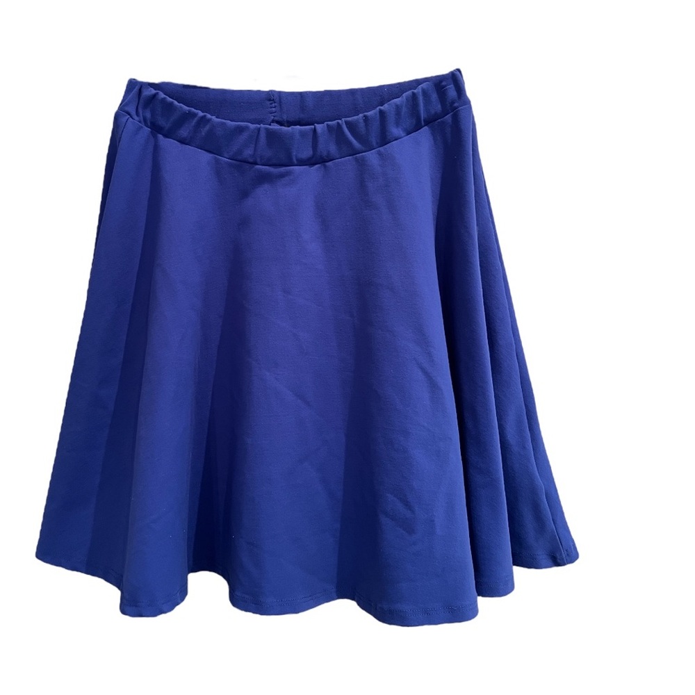 Short A-line flare Bebe skirt.